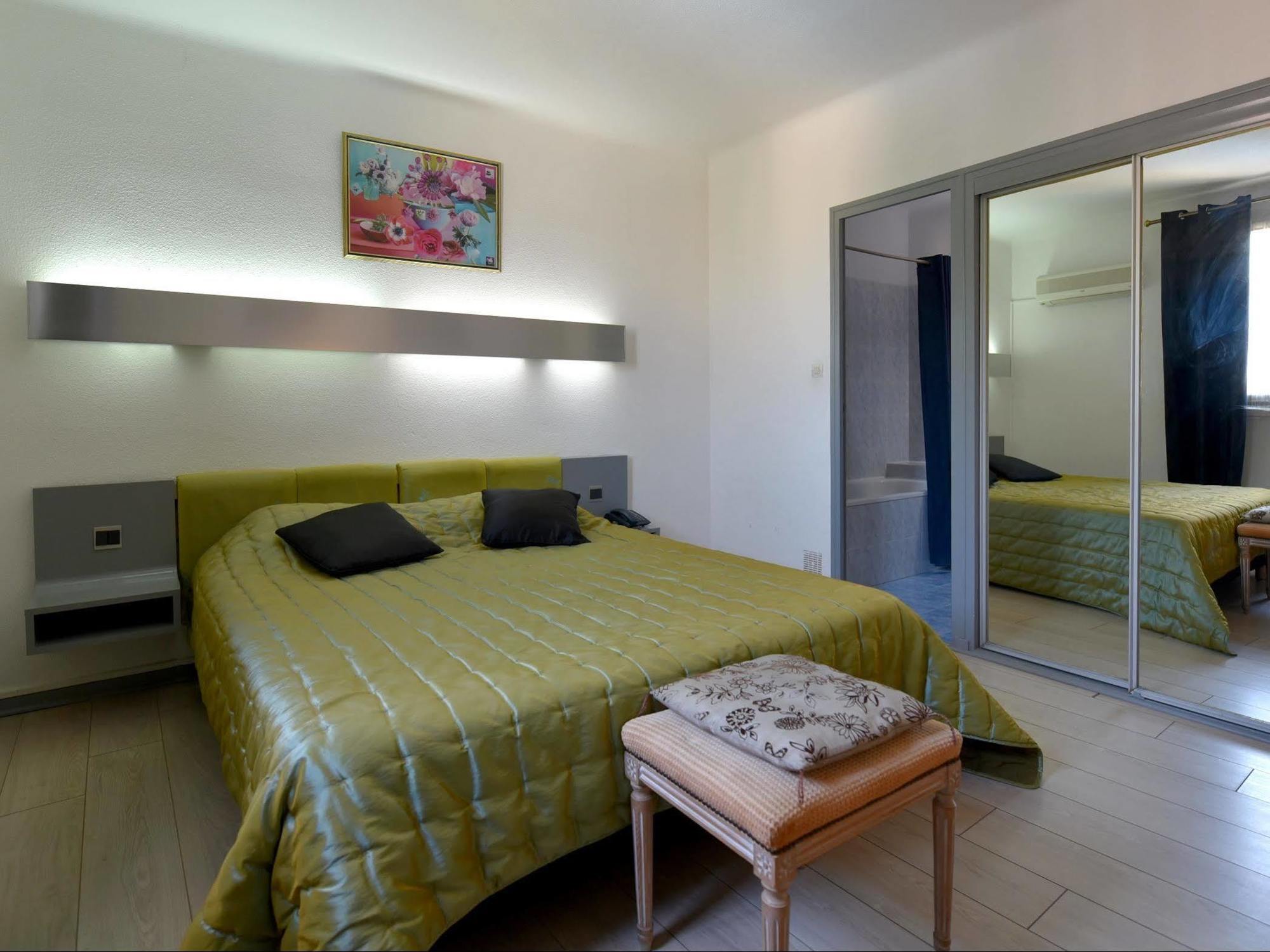 Hotel La Bastide D'Entraigues Exteriör bild